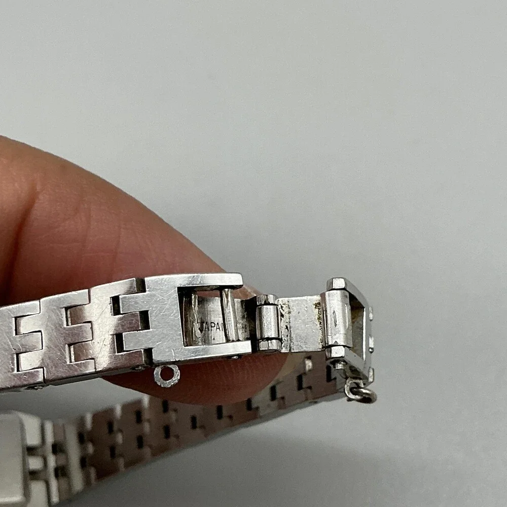 Vtg Seiko Womens Watch 12mm Black Dial Stainless 1520-3679 Broken Latch Manual